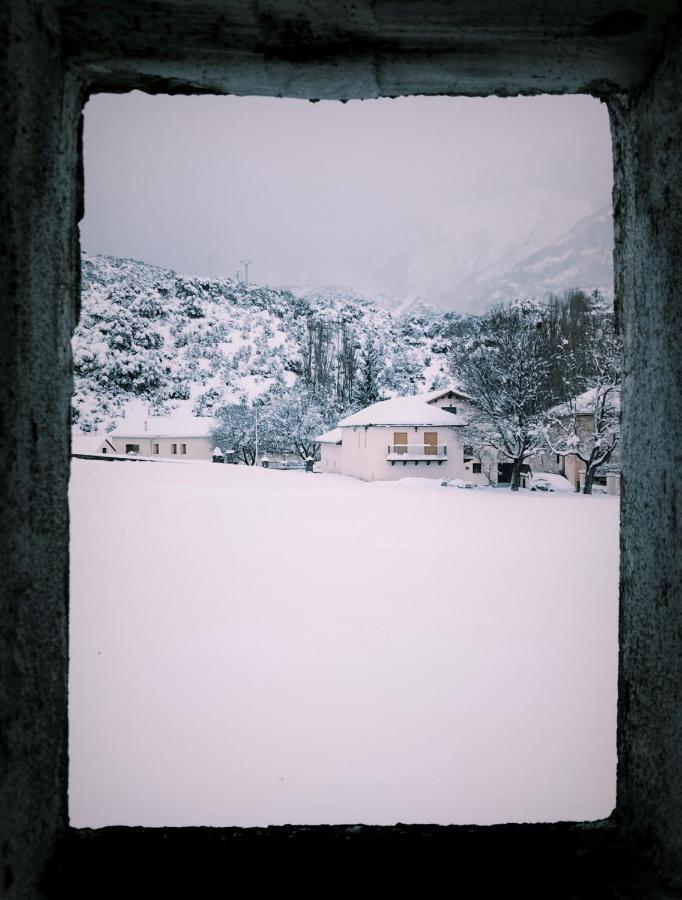 Villa Rosalia Villanúa Buitenkant foto